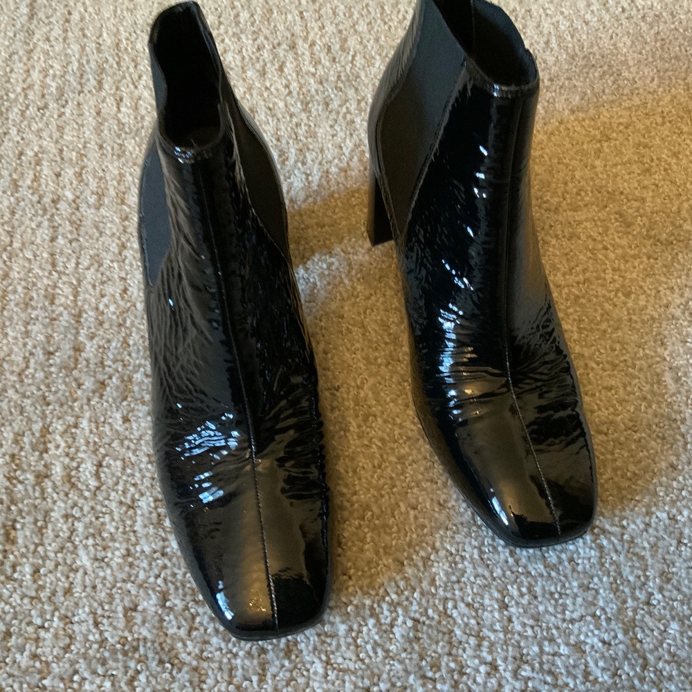 RAG & BONE BLACK PATENT LEATHERE BOOTIES